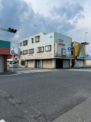 店舗＋住居の一棟物件👀宿泊も可能な店舗付き住宅400万円【栃木県小山市間々田】